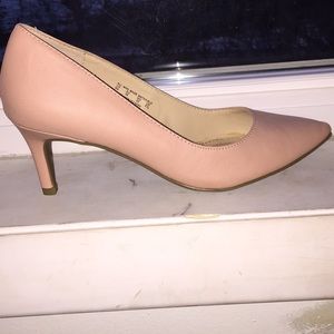 Pink/Salmon colored pumps